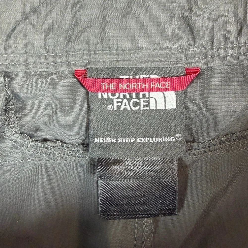 The North Face Men's XL Charcoal Cargo Shorts Stretch Waist Waterproof Cargo